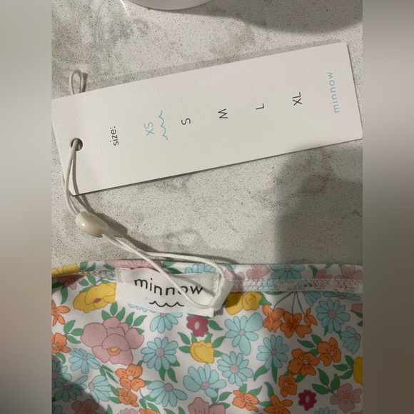 Minnow women's hawaiian floral one piece - size XS - Picture 3 of 5